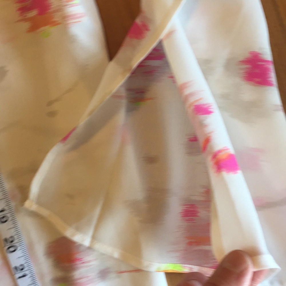 New Flowered Print Banana Republic blouse Sz M - Picture 6 of 8